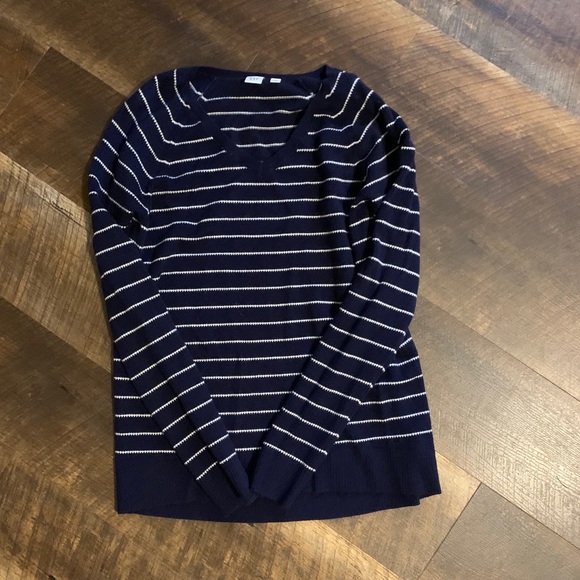 GAP sweater - Picture 1 of 2